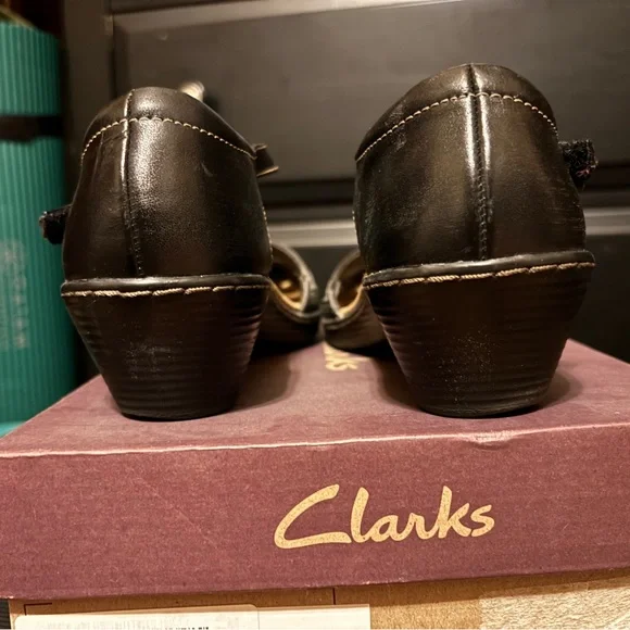 Clarks Black Strappy Women's Sandals - Picture 3 of 5